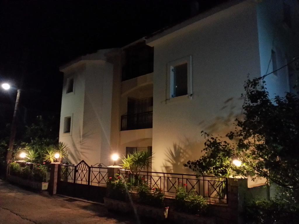 Friderica House Hotel Pórosz Kültér fotó